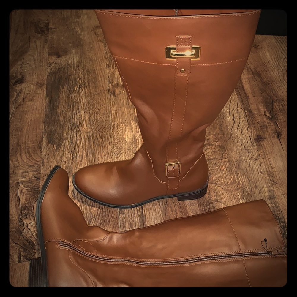 Karen Scott Brown BOOTS with gold buckles
